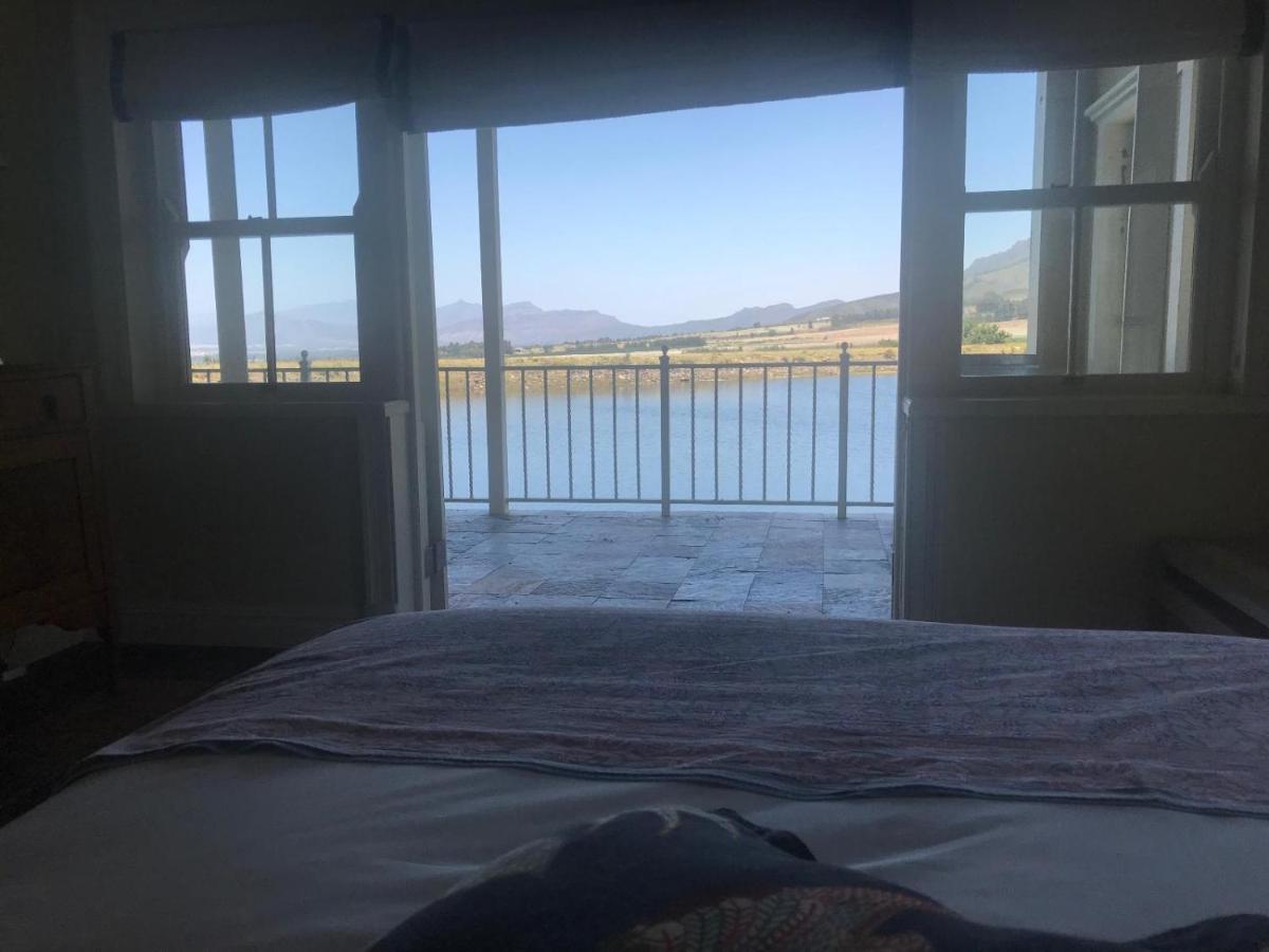 The Boathouse At Oakhurst Olives Apartment